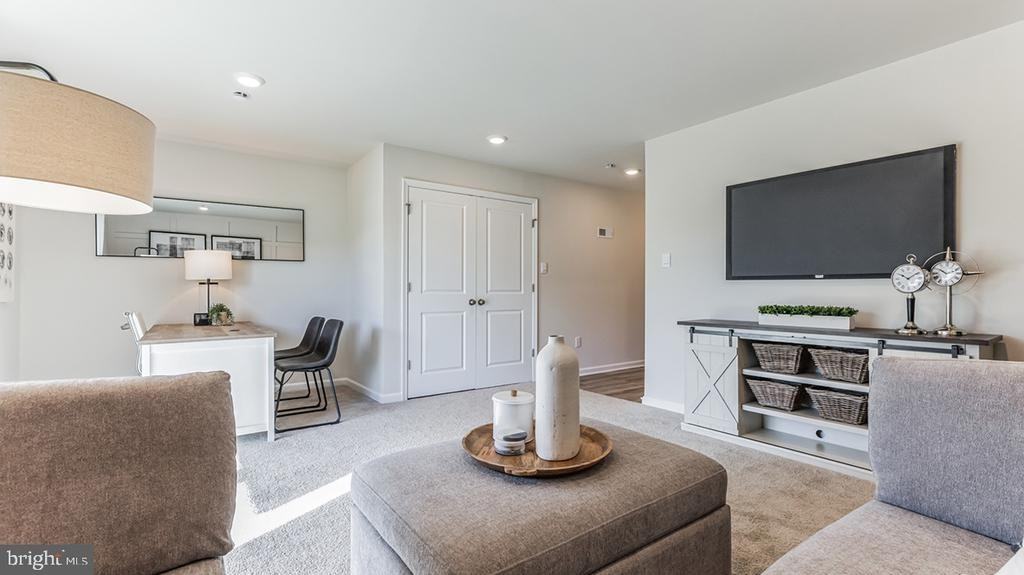 272 Macoun Way - Photo 2 of 12