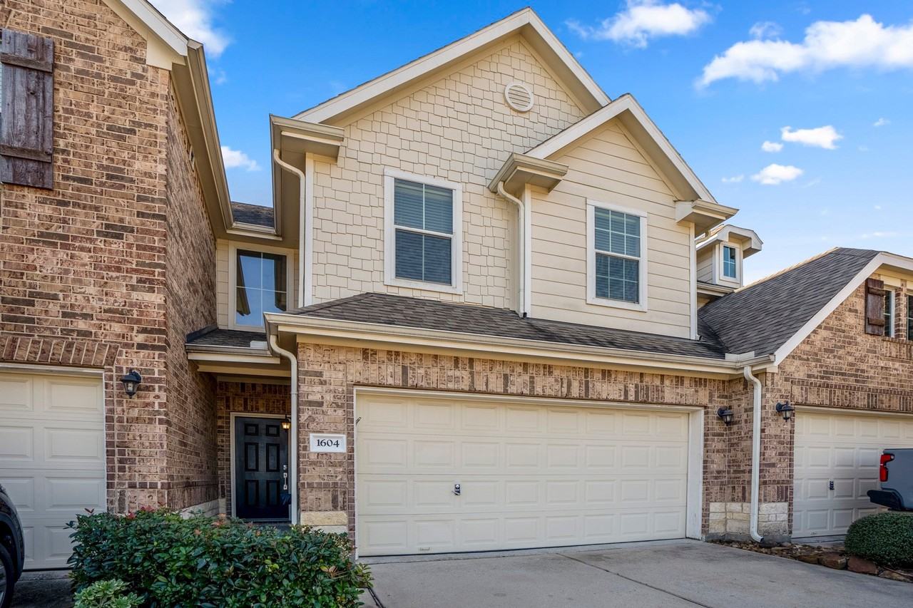 1604 Grable Cove Ln - Photo 2 of 37