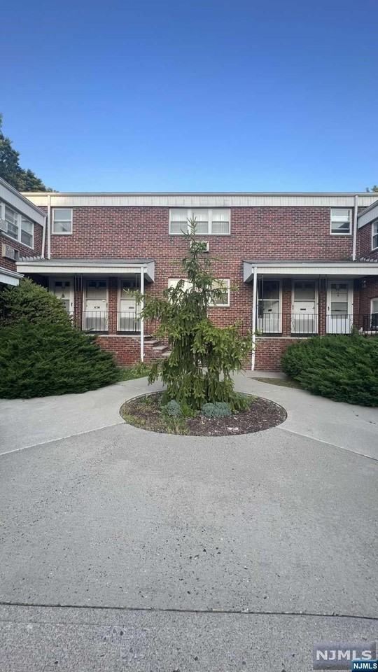 128 Bloomfield Ave - Photo 2 of 2