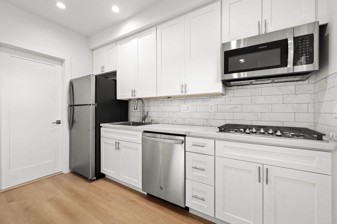 2105 Camden Ave - Photo 3 of 10