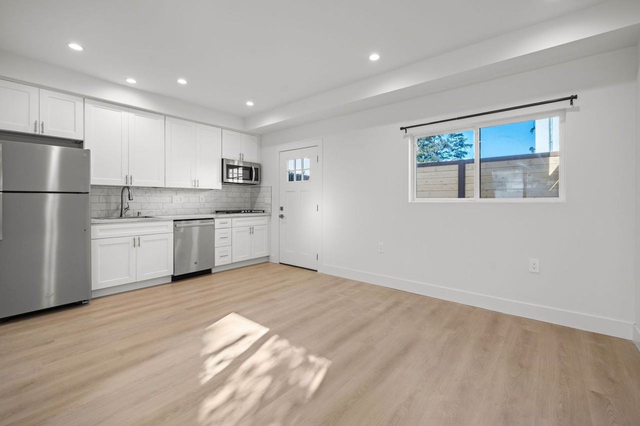 2105 Camden Ave - Photo 4 of 10