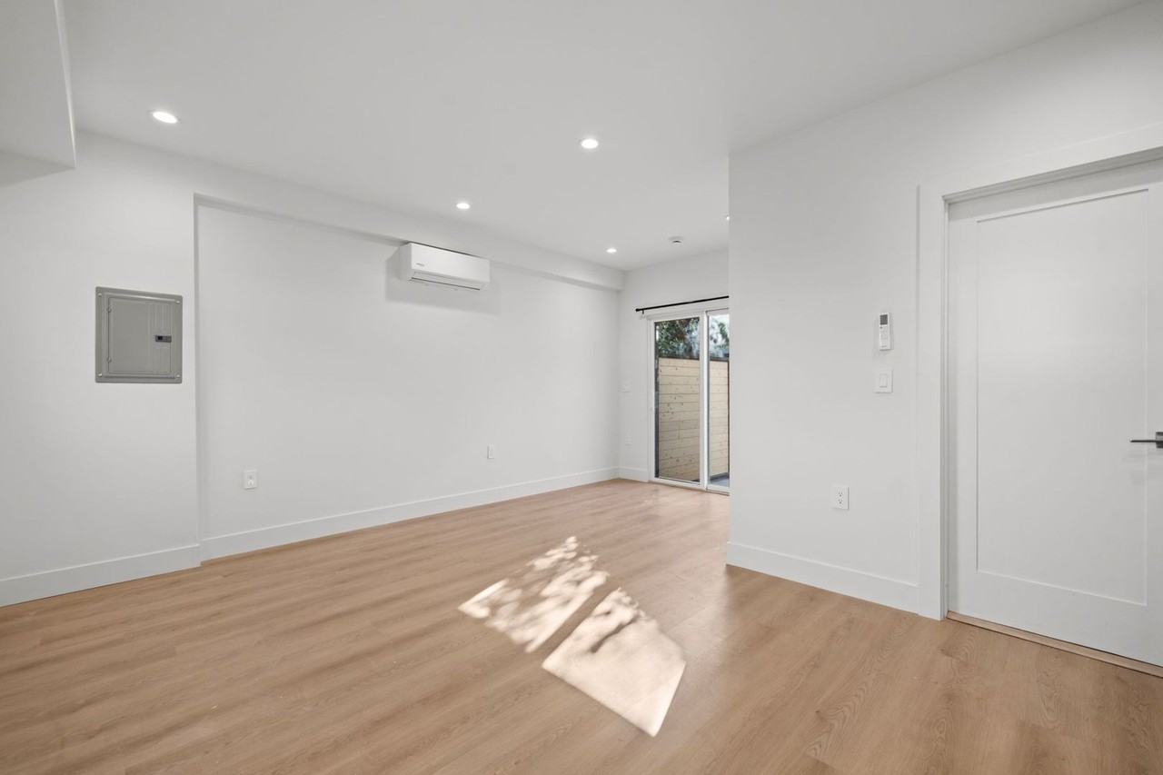 2105 Camden Ave - Photo 7 of 10