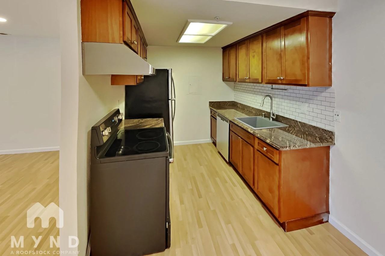 25181 Copa Del Oro Dr Unit 204 - Photo 3 of 23