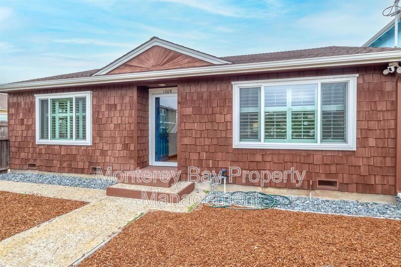 1206 Luxton St - Photo 3 of 25