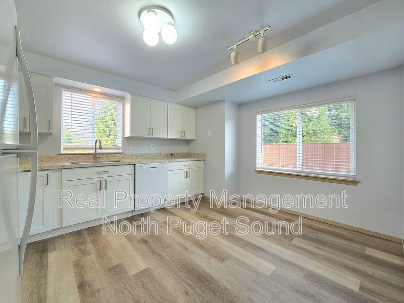 7513 59th Dr Ne #A - Photo 6 of 20