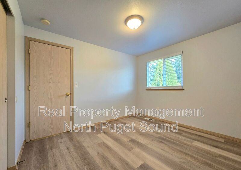 7513 59th Dr Ne #B - Photo 7 of 17
