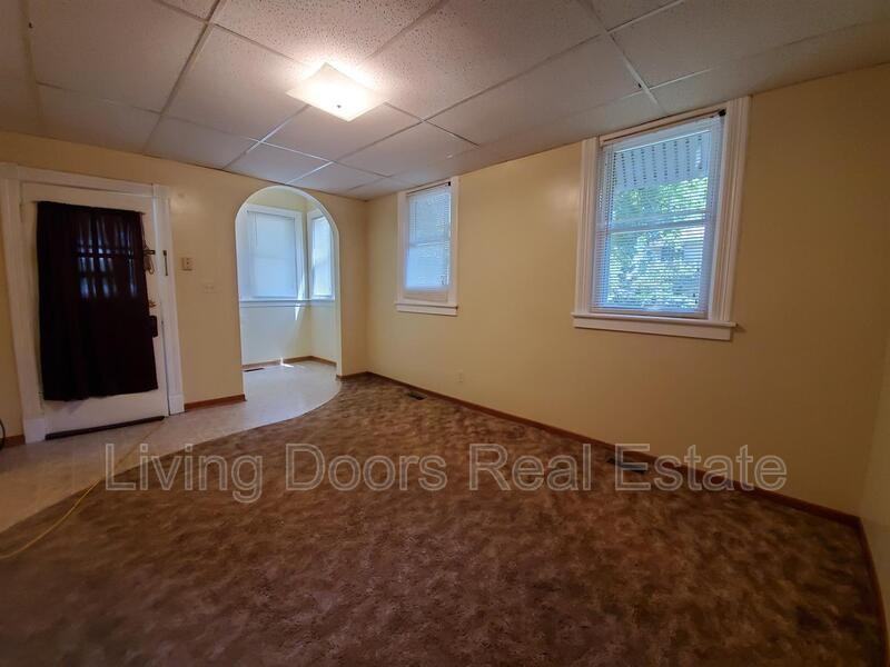 15 Jackson Ave #3 - Photo 3 of 10