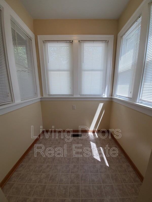15 Jackson Ave #3 - Photo 4 of 10