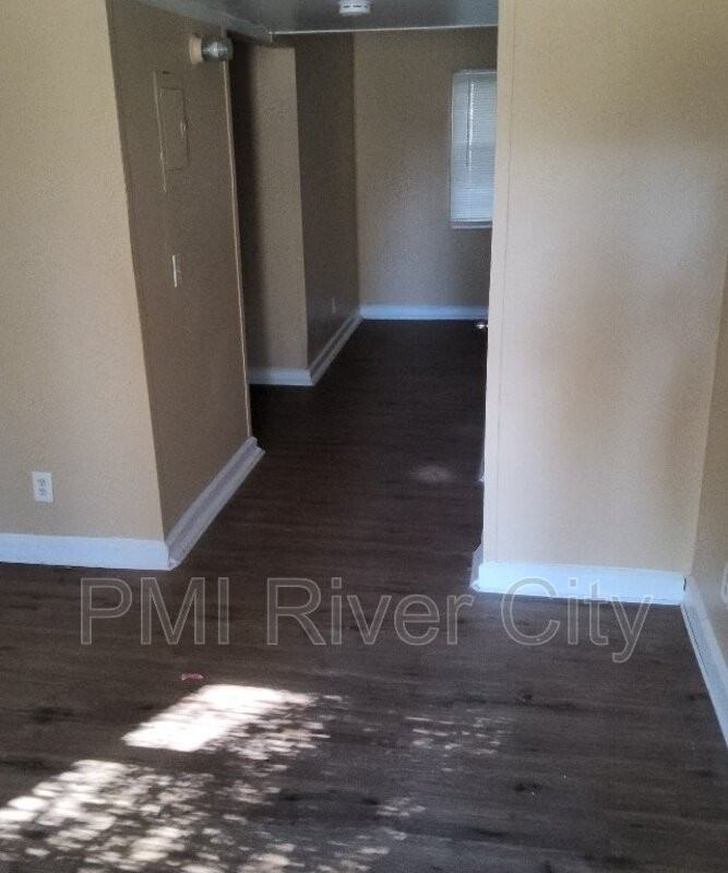 1119 Phelps St - Photo 2 of 11