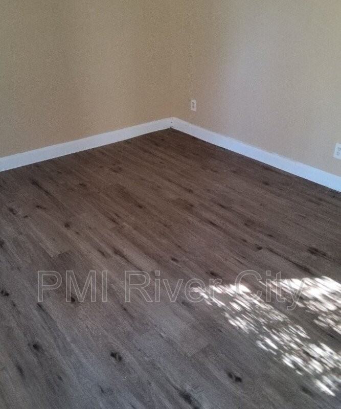 1119 Phelps St - Photo 3 of 11