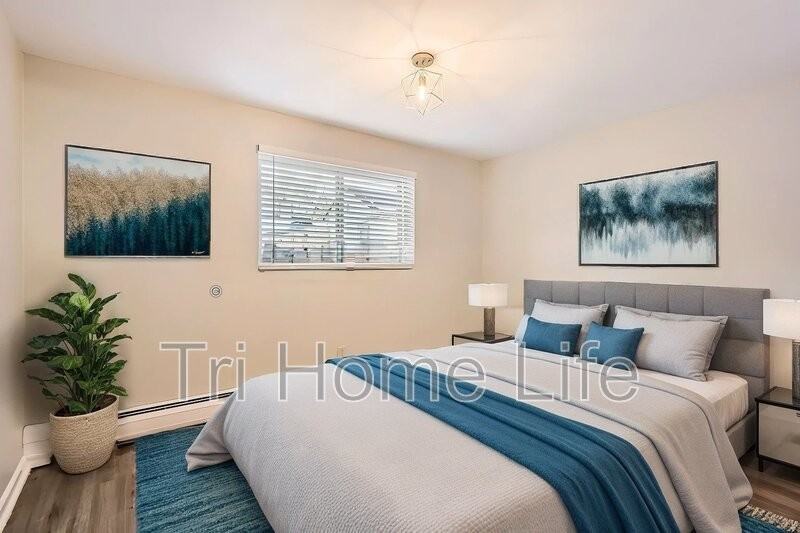 4725 S Acoma St - Photo 7 of 17