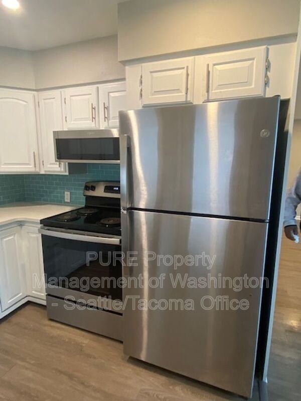 2205 S Melrose St - Photo 4 of 24