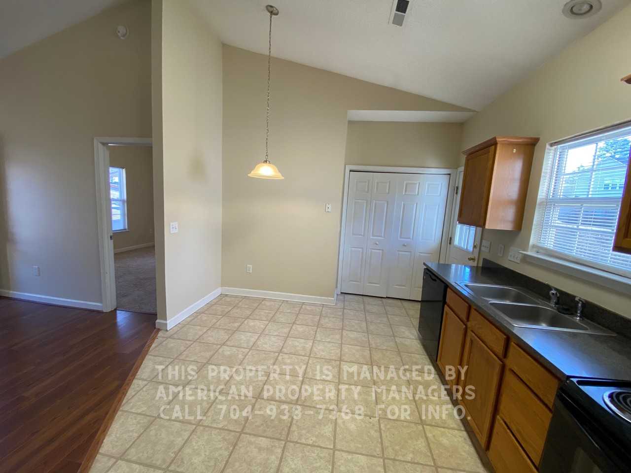 4104 Old Glory Dr - Photo 3 of 13