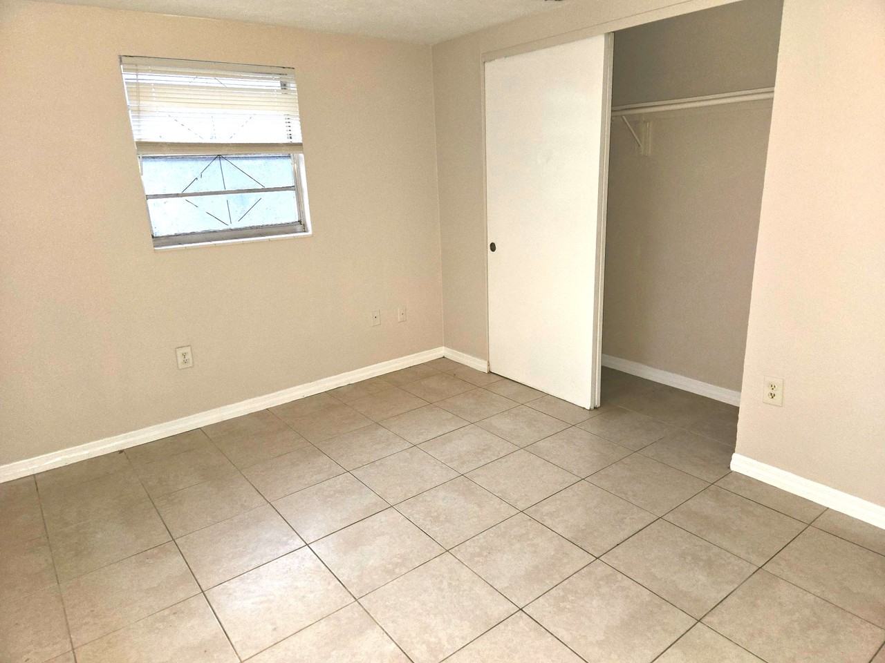 10314 N 9Th St - Photo 3 of 6