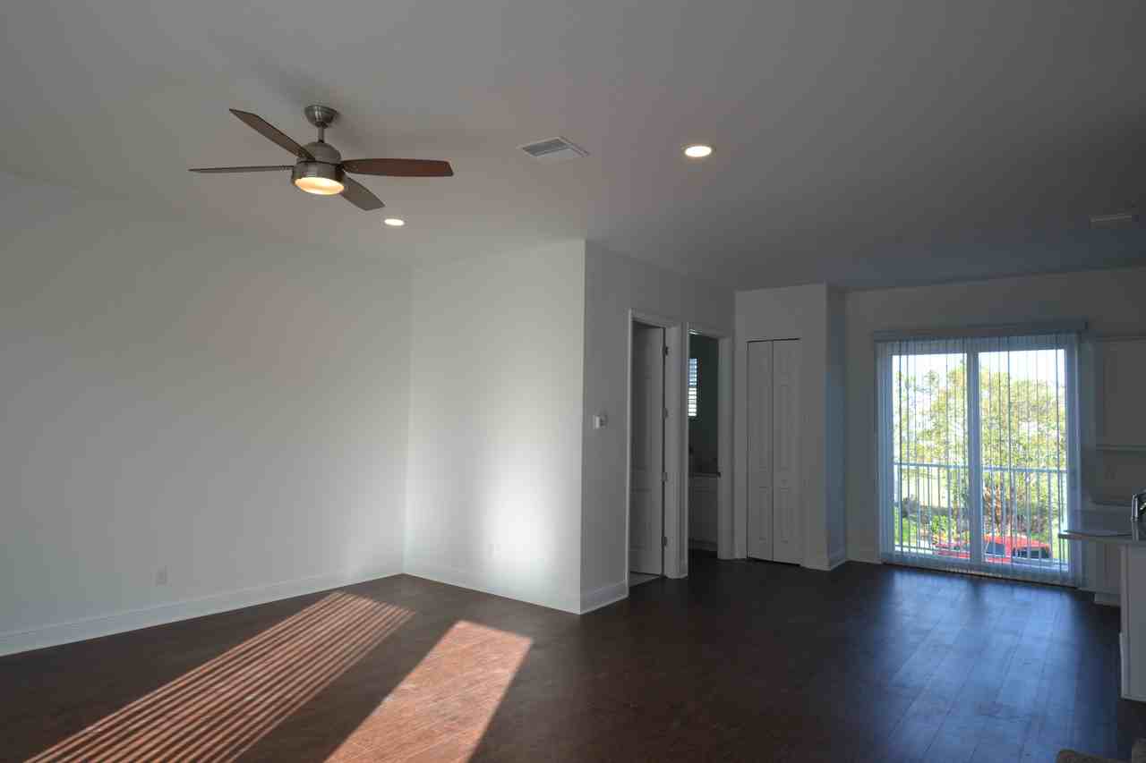 5728 Biscayne Ct - Photo 4 of 25