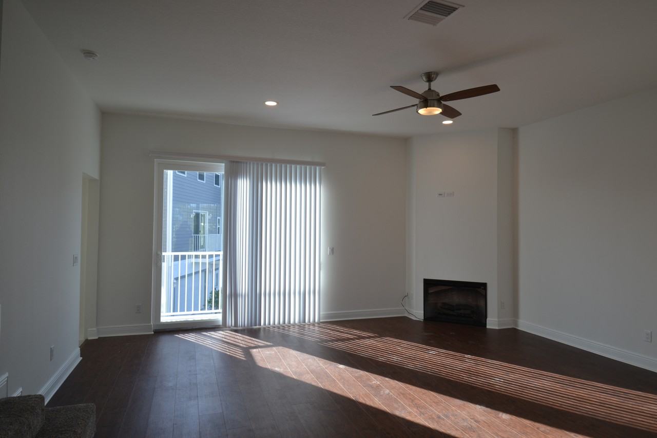 5728 Biscayne Ct - Photo 6 of 25