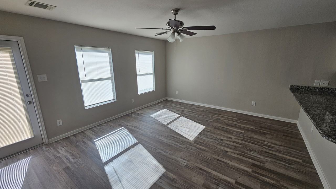 15524 Briar Forest Dr - Photo 2 of 21