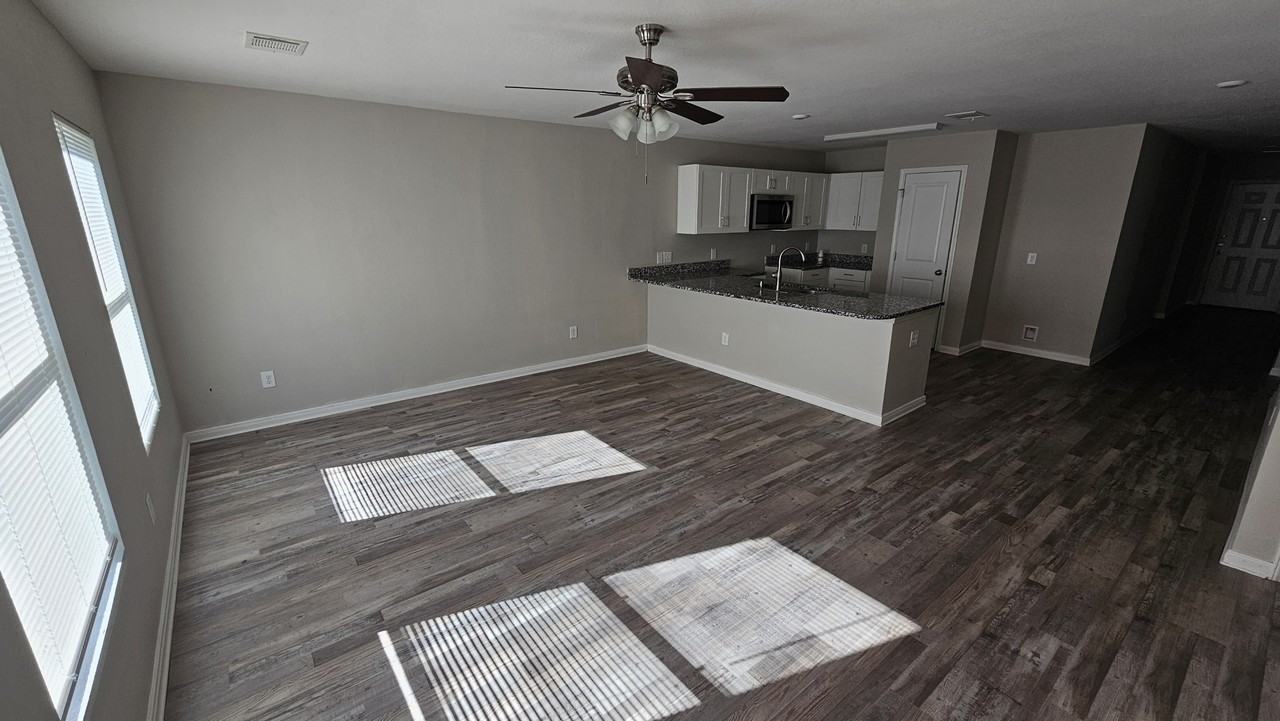 15524 Briar Forest Dr - Photo 3 of 21