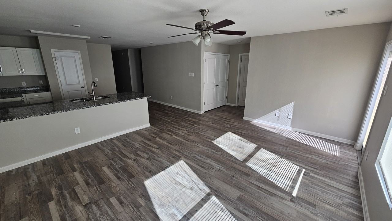 15524 Briar Forest Dr - Photo 4 of 21