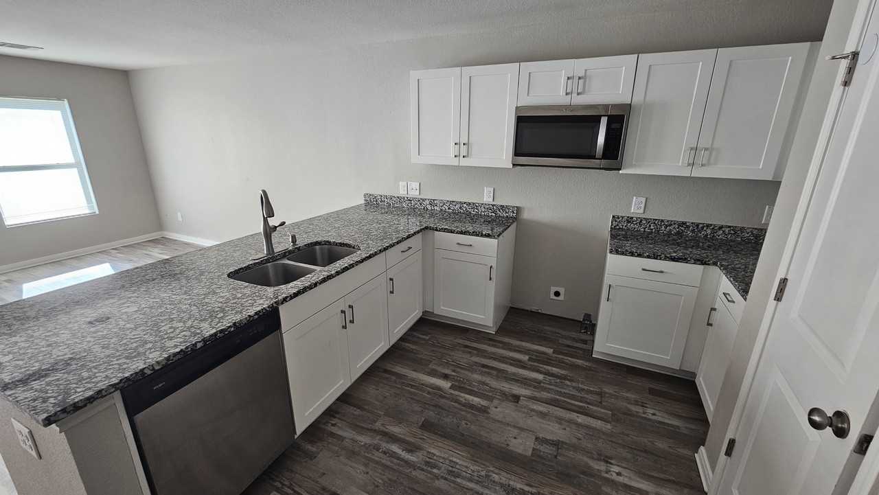 15524 Briar Forest Dr - Photo 6 of 21