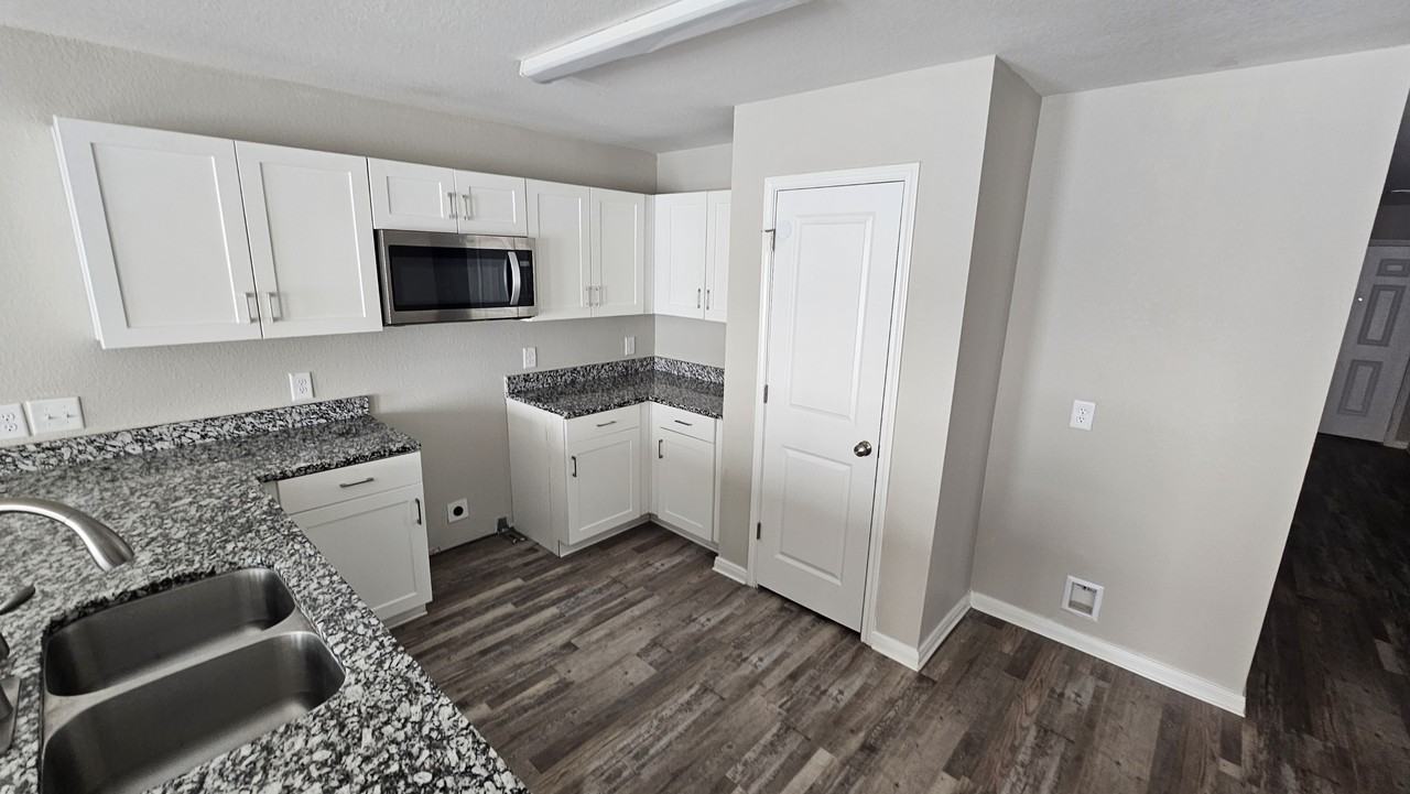 15524 Briar Forest Dr - Photo 7 of 21