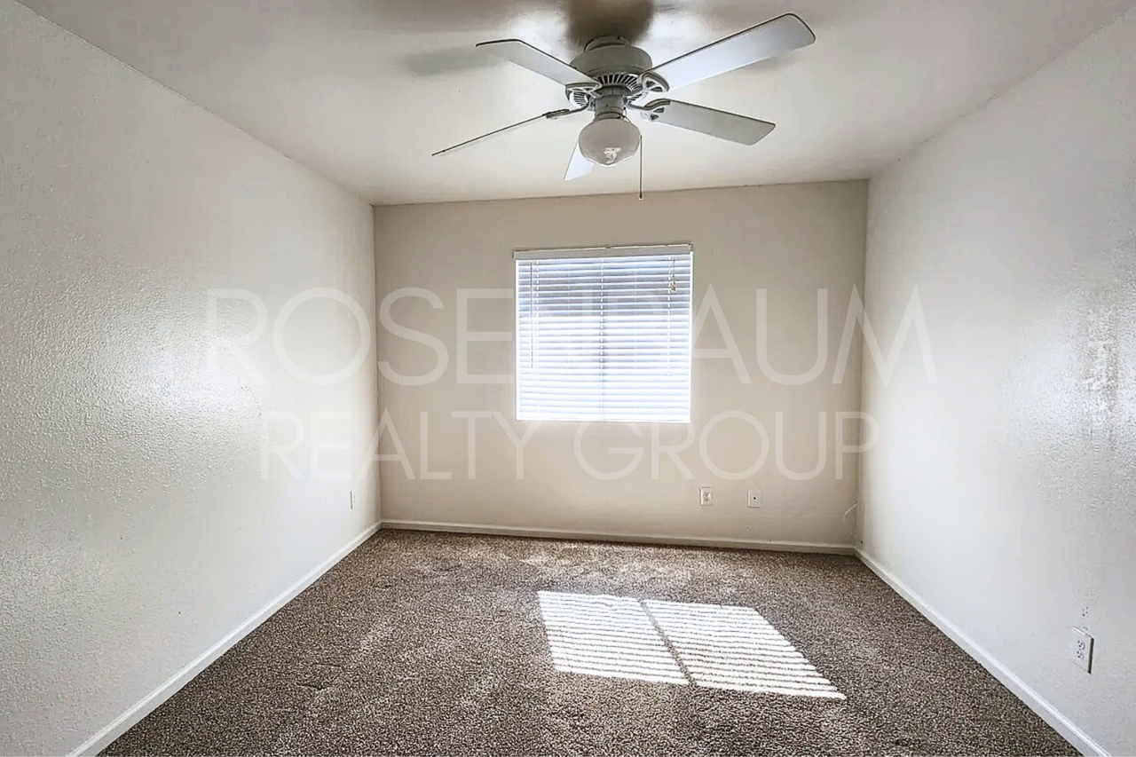 623 W Guadalupe Rd - Photo 3 of 13