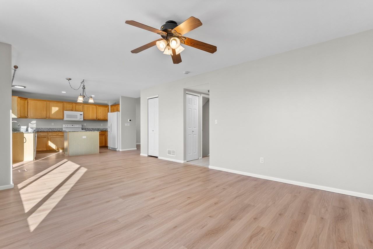 11277 Tumbleweed Way - Photo 3 of 35