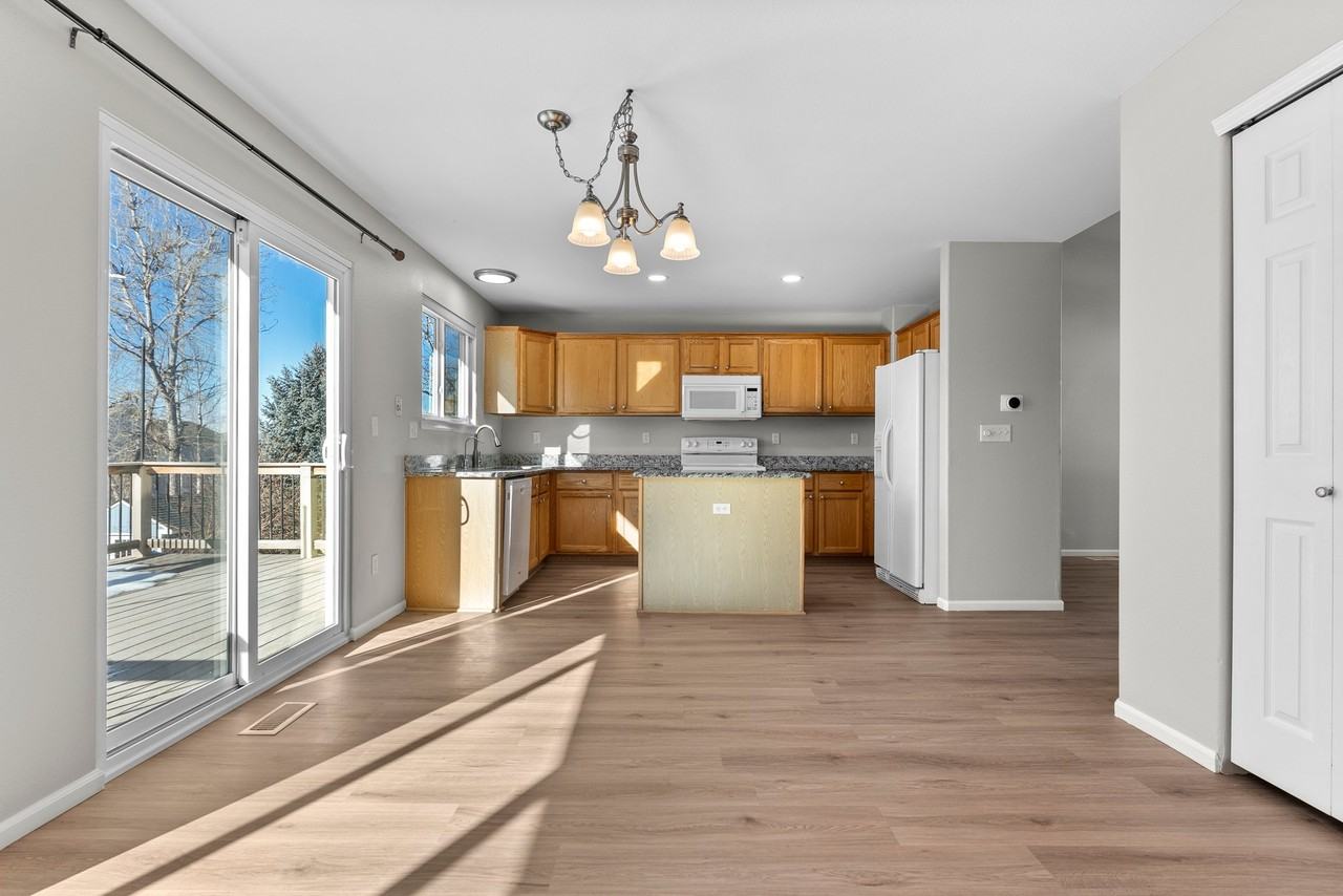 11277 Tumbleweed Way - Photo 4 of 35