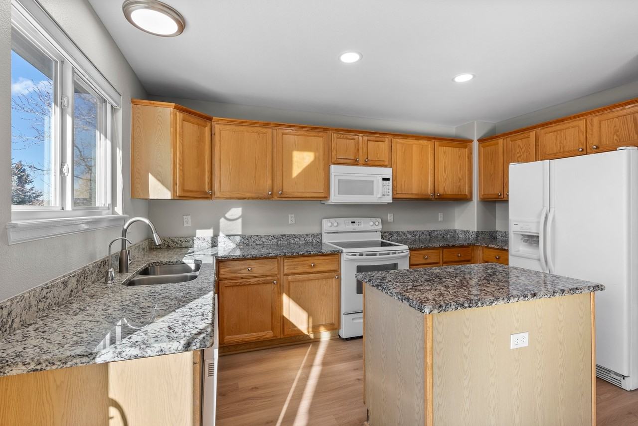 11277 Tumbleweed Way - Photo 6 of 35