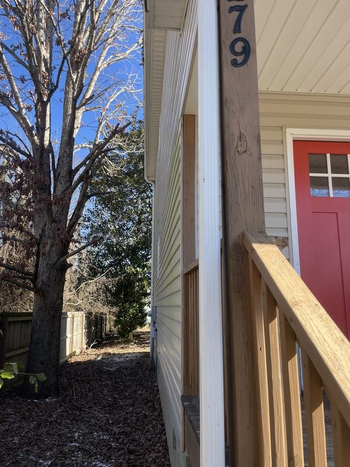 279 Rock Hill Rd - Photo 4 of 21