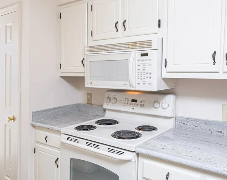 Essex View Apartments - Photo 6 of 35