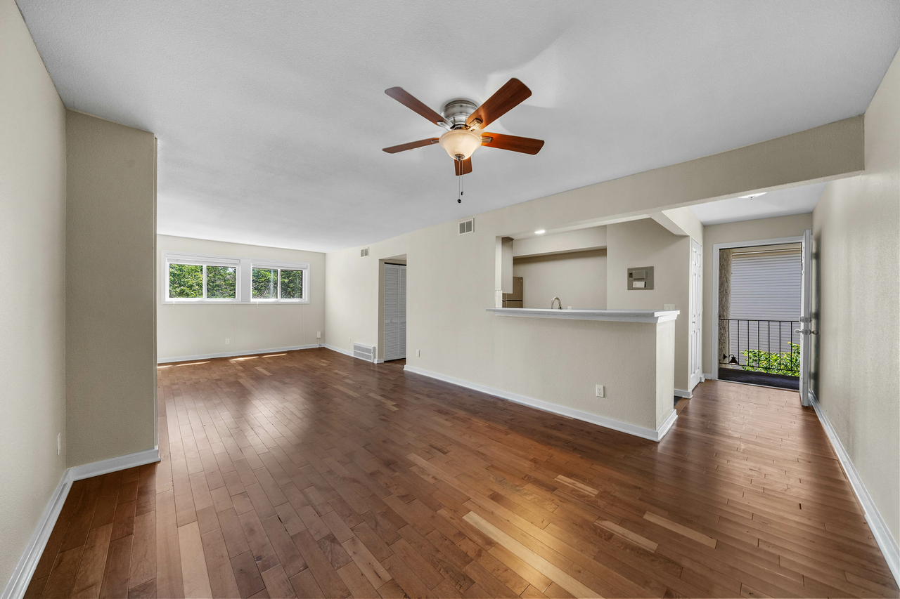 Warwick Gardens | Renovated with Serene Courtyard - Photo 7 of 44