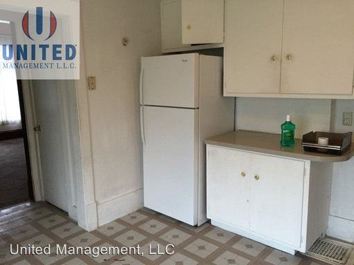 1702 Summit St - Photo 3 of 17