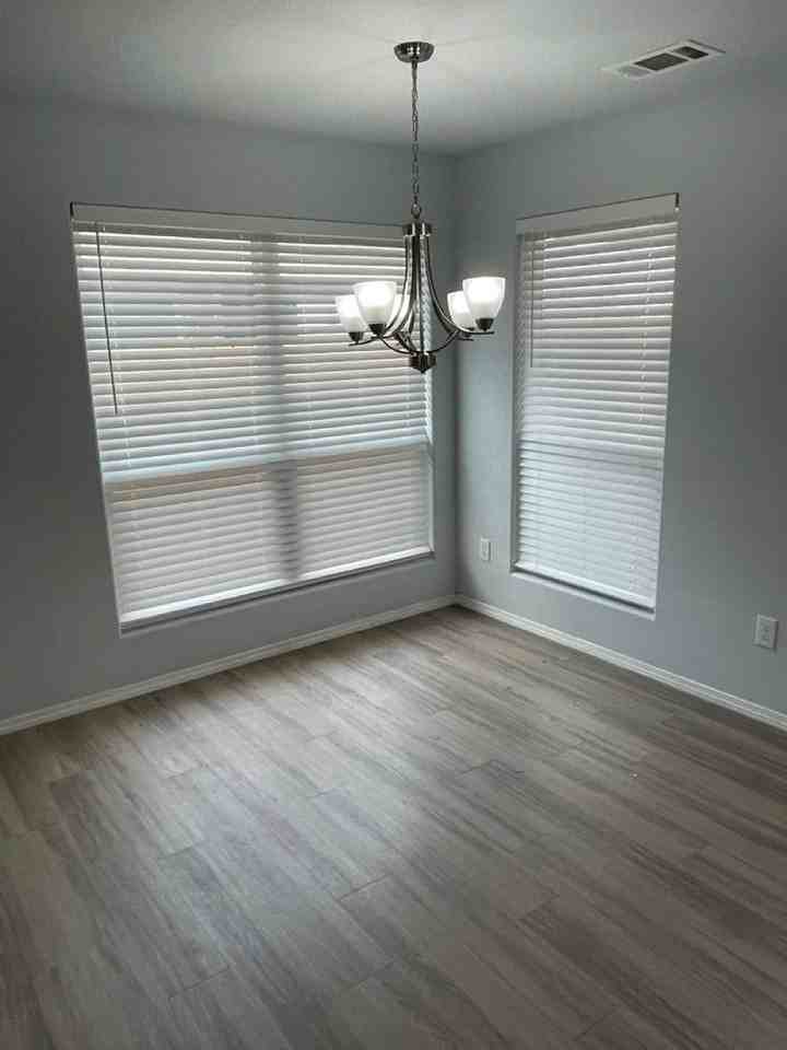 1641 Wrigley Dr - Photo 5 of 9
