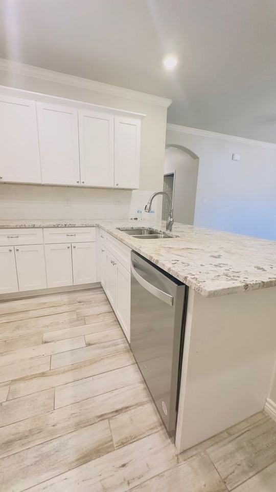 5300 Kilyn Ct - Photo 5 of 34