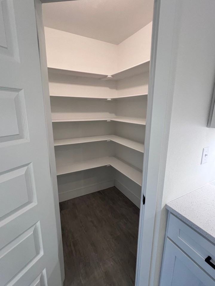 410 Marshall - Photo 5 of 32