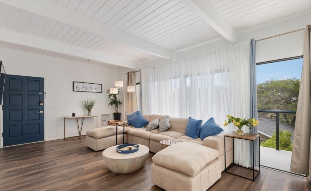 514 E Islay St #A - Photo 2 of 12