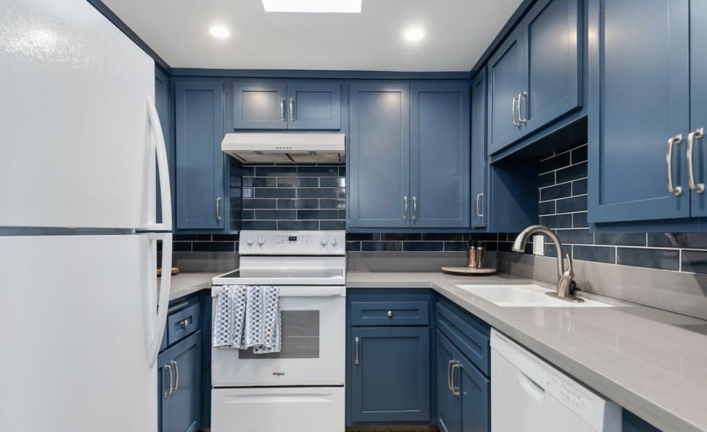 514 E Islay St #A - Photo 6 of 12