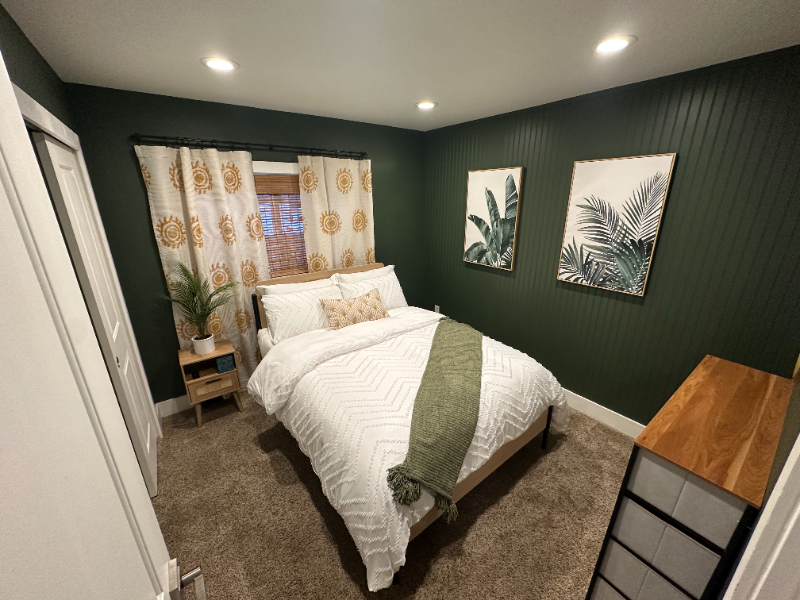 1595 S Bellaire St - Photo 5 of 9