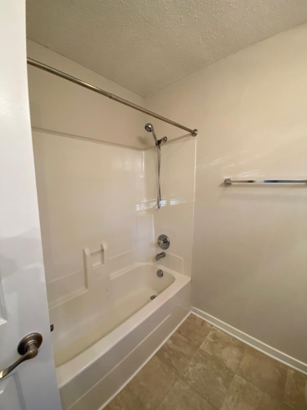 124 Luden Dr #D - Photo 5 of 17