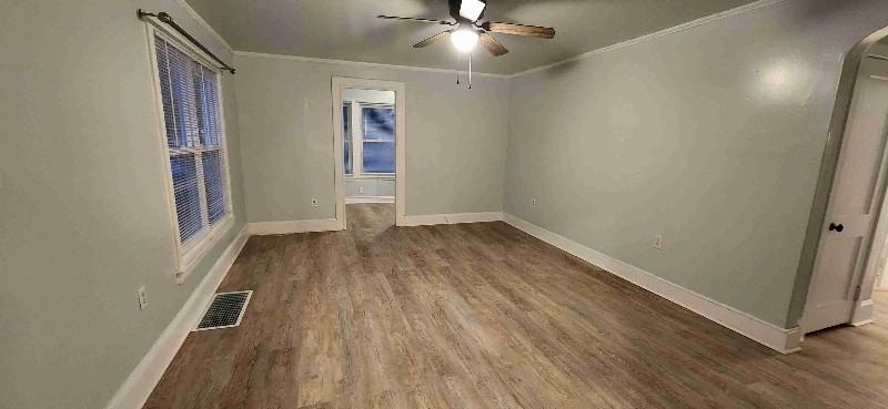 132 Pine St - Photo 3 of 12