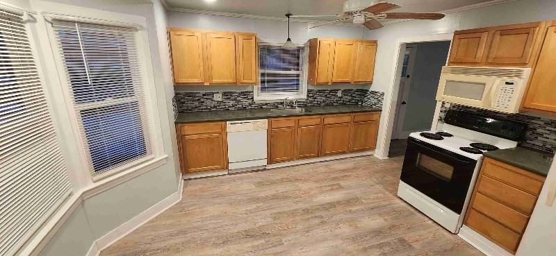 132 Pine St - Photo 7 of 12