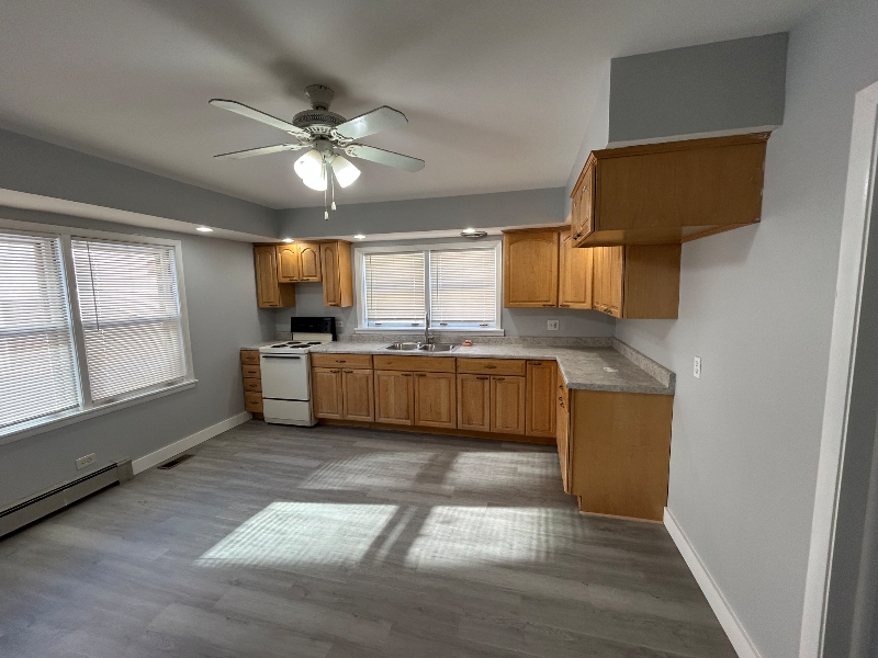 6971 Vine St - Photo 4 of 39