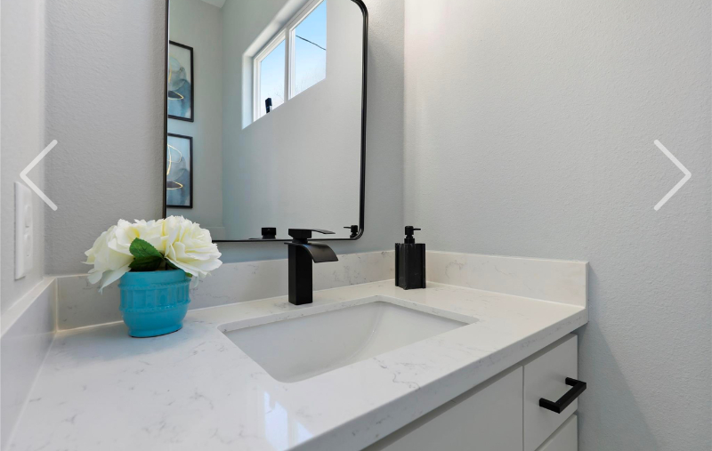 2208 Des Chaumes St - Photo 4 of 14