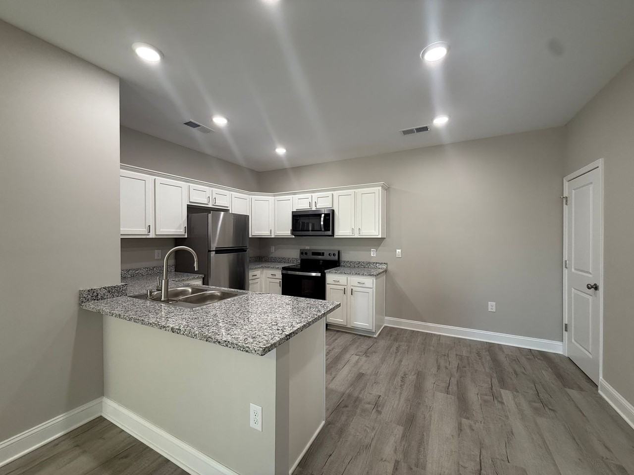 5384 Baker Springs Street - Photo 7 of 16