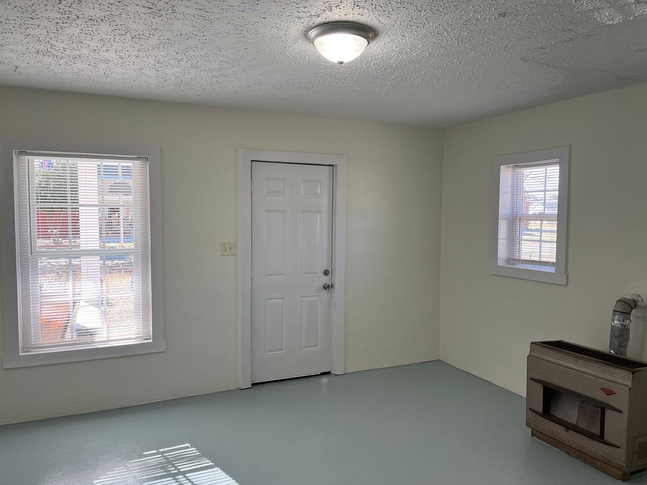 714 Rainbow Ave - Photo 3 of 9
