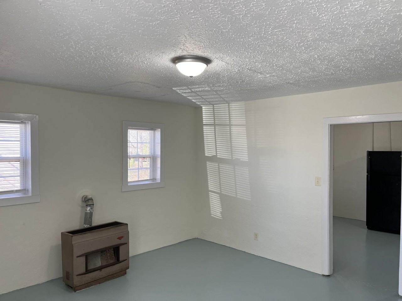 714 Rainbow Ave - Photo 4 of 9