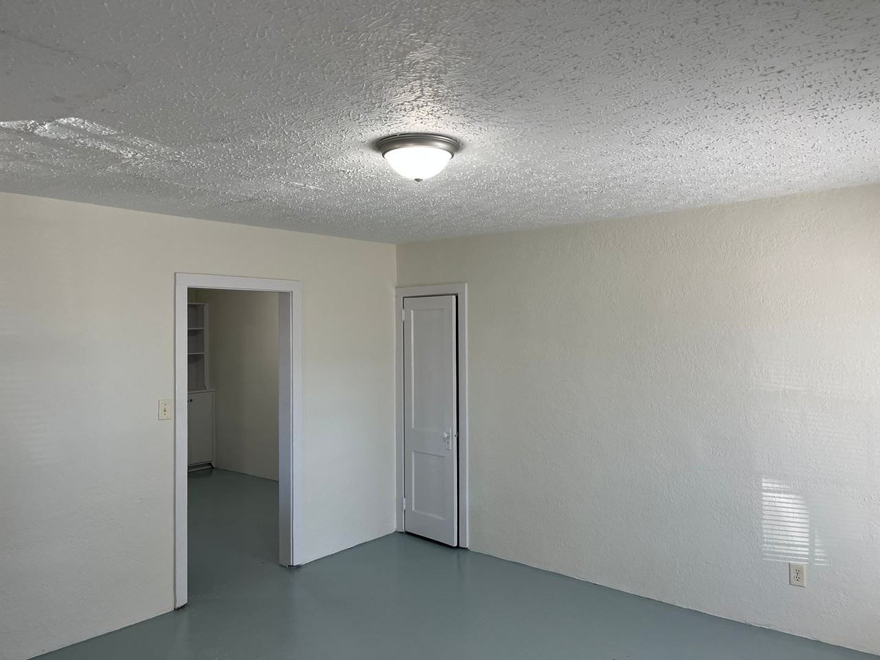 714 Rainbow Ave - Photo 7 of 9