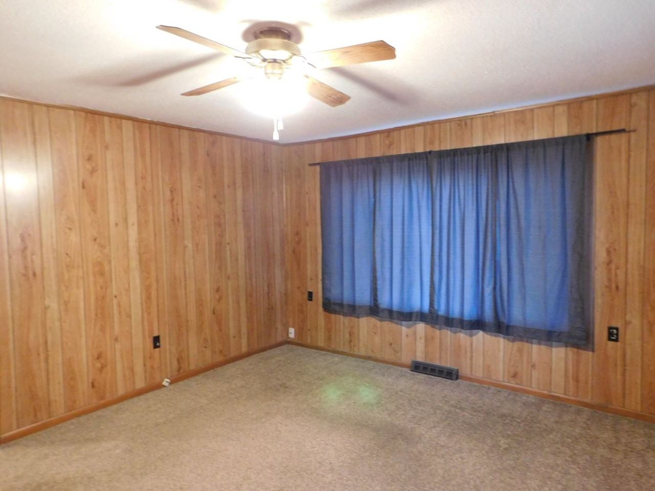 155 W Henrie - Photo 3 of 16