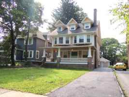 featured image of 3284 Hyde Park Ave